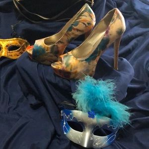 Beige heels with wild flower and beautiful colors